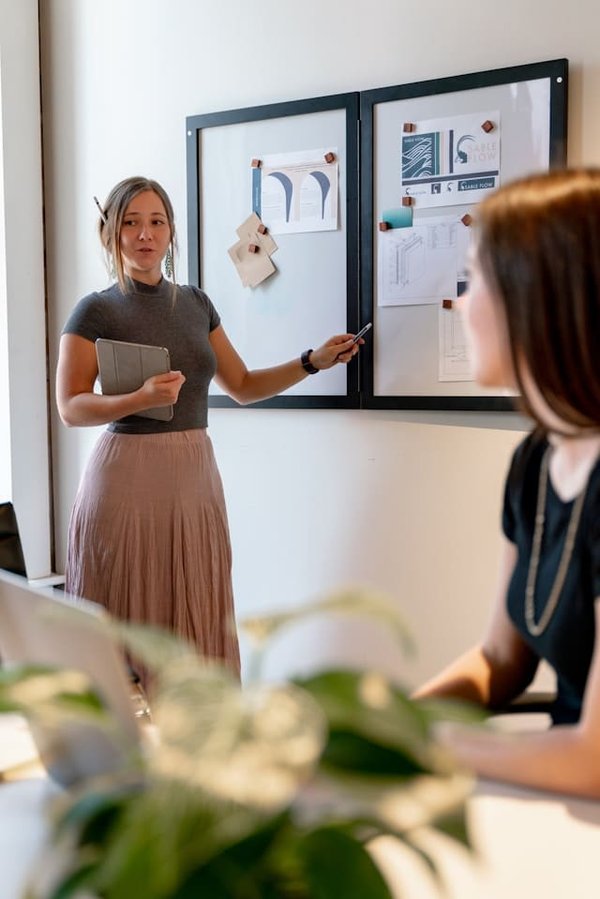 Comment l'externalisation peut transformer la gestion des talents dans les startups